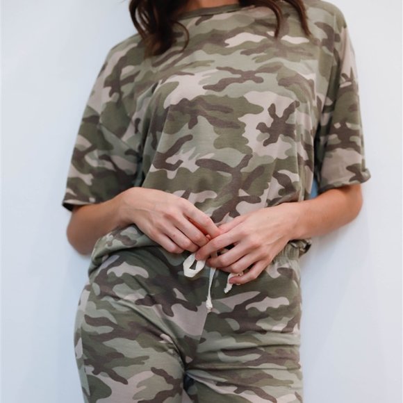 Camo Print Short T-Shirt & Biker Shorts 2 piece Set - Picture 5 of 8